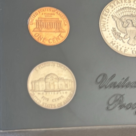 United States Proof Set 1972 - Picture 6 of 9